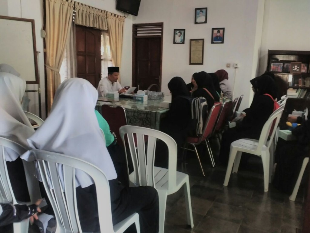 Siswi dari Thailand Studi Banding 1 Bulan di Darunnajah