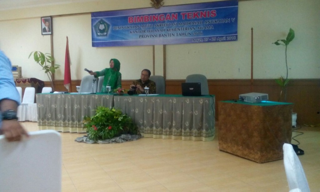 Pendidikan Se-Provinsi Banten yang terus ditingkatkan dengan semua pelatihan, workshop, seminar dan bimbingan Pendidikan bagi seluruh guru Se-Provinsi Banten bahkan ada juga bagi para Siswa/Siswi Se-Banten. Agar Provinsi banten semakin maju Pendidikannya, karna dengan meningkatkan Pendidikan maka akan mempengaruhi para Generasi Penerus Bangsa, khususnya wilayah Banten. Kali ini Mentri Agama dan Mentri Pendidikan Provinsi Banten bersatu padu untuk memperkuat dan meningkatkan Pendidikan di Provinsi Banten, Bimbingan Teknisi ( BimTek ) lanjutan ini membahas "Etika dan Profesional Tim Asesor" yang membantu pendidikan yang ada di Provinsi Banten. Dan Alhamdullilah salah satu Dewan Guru Pondok Pesantren An-nahl Darunnajah 5 Cikeusik Pandeglang Banten mendapat undangan untuk mengikuti Bimbingan Teknis ini, pelakasanaan acara ini dilaksanakan pada hari Jum'at 28 April 2016 di salah satu Hotel di Anyer, semoga dengan adanya Bimbingan Teknis ini menjadi pendidikan Se-Provinsi menjadi semakin meningkat.AMIN