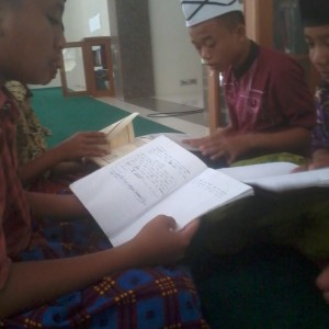 Setelah kelas 3 dan kelas 6 TMI Pondok Pesantren An-Nahl Darunnajah 5 Cikeusik Pandeglang Banten melaksanakan berbagai macam ujian, mulai dari ujian pondok, Ujian Madrasah, Ujian Dinas sampai Ujian Nasional, semua rentetan ujian itu, dilalui dengan kerja keras dan doa yang maksimal sehingga semua itu terlewati dengan lancar. H-1 tepatnya Jum'at 13 Mei 2016 semua santri Pondok Pesantren An-Nahl Darunnajah 5 semua kegiatan Ekstrakurikuler dihentikan sementara untuk menghadapi Ujian kenaikan kelas yang akan diawali dengan ujian Lisan Pondok, Ujian tulis Pondok dan ujian dari Dinas pendidikan banten, jika di hitung-hitung 16 hari menghadapi semua ujian itu. belajar sudah bukan lagi main-main, semua fokus belajar, belajar dan belajar serta doa, doa, dan doa yang tiada henti, semoga semua santri Pondok Pesantren An-nahl bisa menghadapi semua ujian dengan lancar. AMIN