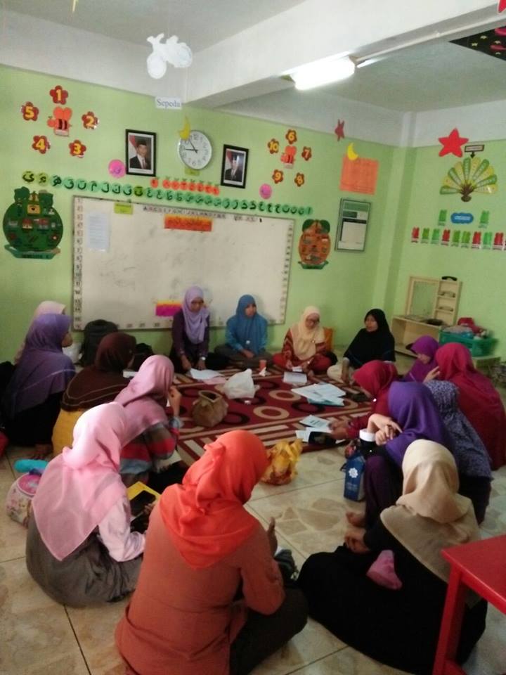 Rapat gugus Melati guru-guru TK Darunnajah Pusat (Jakarta) dan Darunnajah 10