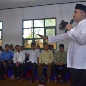 KH. Sofwan Manaf M.Si dalam Acara Khutbatul Arsy Darunnajah 2 Cipining