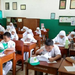 Suasana Ujian MID Semester SD Darunnajah Jakarta