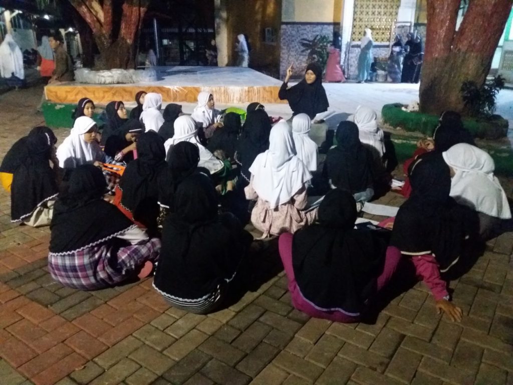 Santriwati Darunnajah Mempersiapkan Diri Ikuti Mid Semester