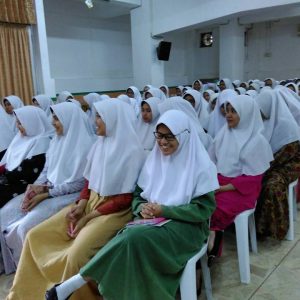 Pengarahan membuat makalah berdasarkan kitab peninggalan ulama pendahulu (Fathul Kutub Turats) bagi Santri Kelas Akhir TMI Darunnajah Jakarta