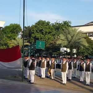 Upacara Sabtu, santri putra Darunnajah Jakarta