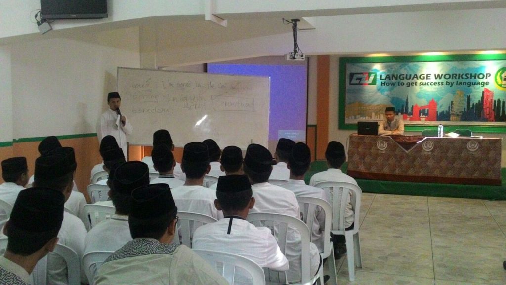 Language Workshop "How To Get Success By Language" Bagi Santri Putra Darunnajah Jakarta