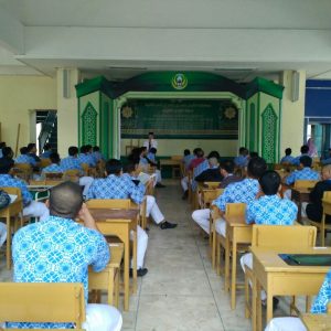 Santri Kelas 6 TMI Darunnajah Ikuti Try Out