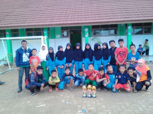 PEROLAHAN JUARA Lomba KSM & Aksioma 1. juara 1 Voli Putri 2. Juara 2 Lari Putra 3. Juara 2 Pidato Putra