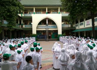 Pembacaan Tata Tertib Ujian Mid Semester II Tahun Pelajaran 2016/2017