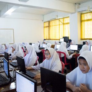 Hari Pertama Ujian Nasional Berbasis Komputer (UNBK) Pondok Pesantren Darunnajah Jakarta