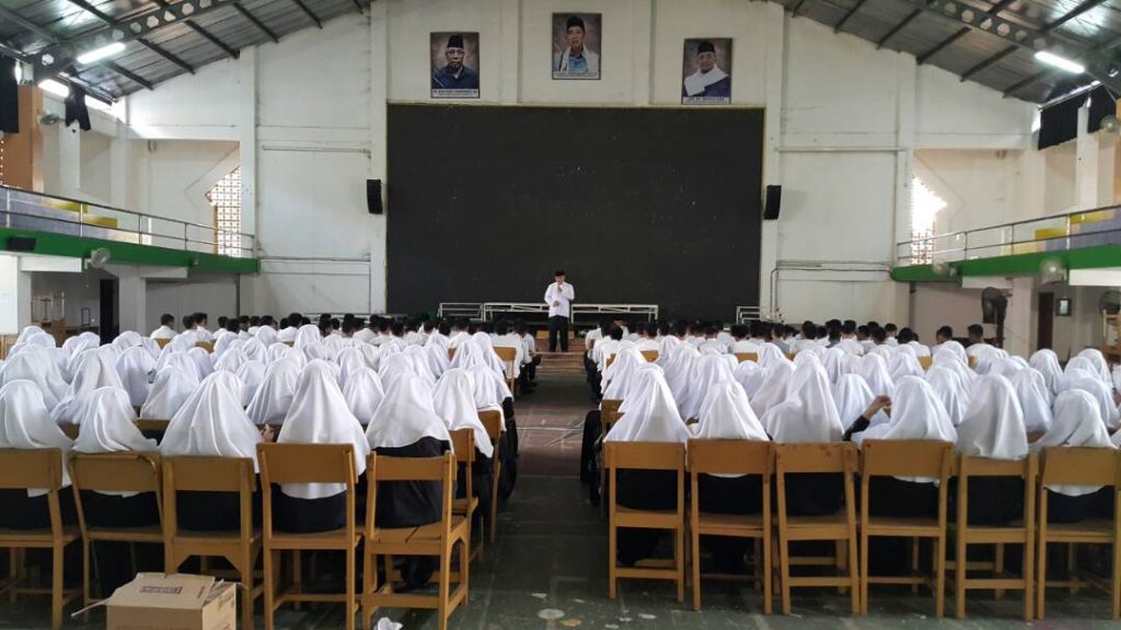 Pengarahan Penguji Lisan Bagi Santri Kelas 5 TMI Darunnajah Jakarta