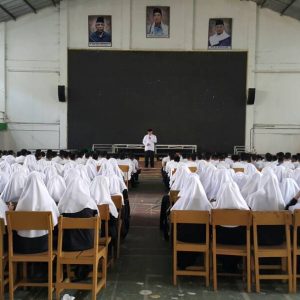 Pengarahan Penguji Lisan Bagi Santri Kelas 5 TMI Darunnajah Jakarta