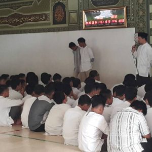 Sujud Syukur Santri Kelas 3 TMI Darunnajah Jakarta