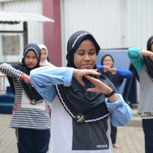 Antusiasme Santri Putri Darunnajah Jakarta Ikuti Latihan Tapak Suci