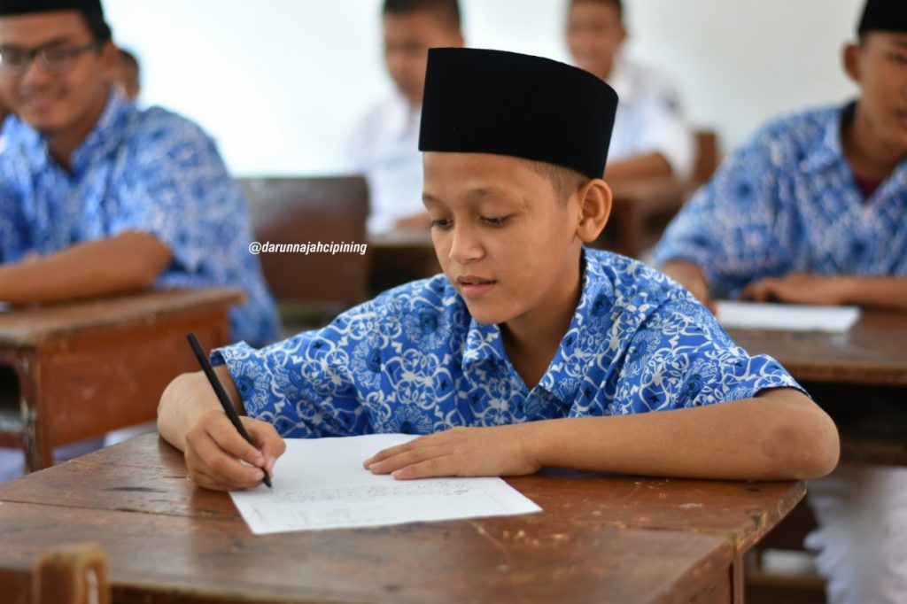 Ujian MID Semester