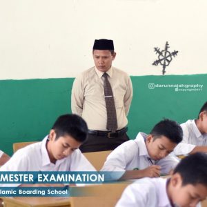 Semangat Belajar Santri Darunnajah Jakarta Dalam Rangka Ujian Mid Semester 1