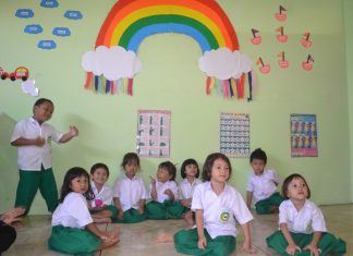 Sd Di Korea Selatan Ini Ajak Lansia Daftar Sekolah