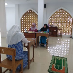 Kenapa Ujian Lisan Harus Jaraknya Jauh dan Pengujinya Harus Dua Orang