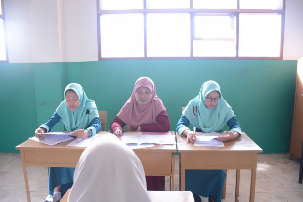 Suasana Ujian Lisan Kelas 1-5 TMI Darunnajah Jakarta