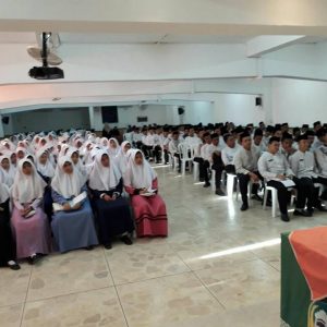 Santri Kelas 6 TMI Darunnajah Jakarta Ikuti Pembekalan Praktik Pengabdian Masyarakat
