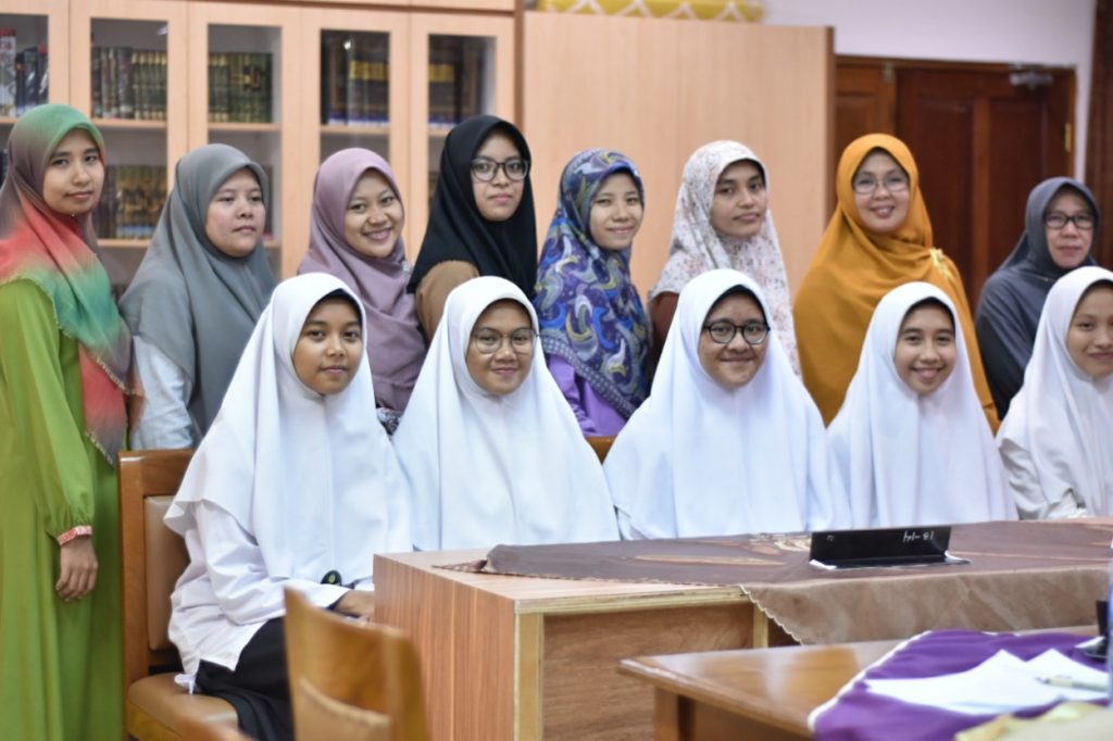 Fit And Proper Test Pemilihan Calon Ketua Organisasi Santri Darunnajah Putri 5 Besar