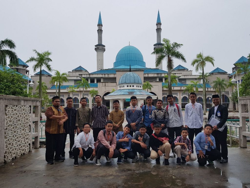 Santri Darunnajah Jakarta Semangat Ikuti Program Edu Tourism