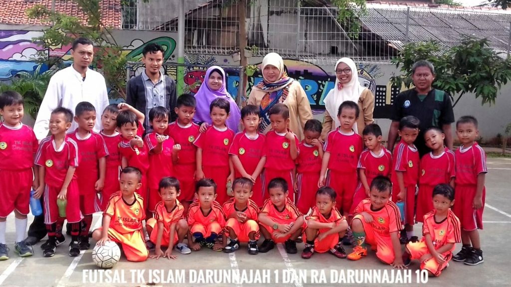 Pertandingan persahabatan futsal TK DN 1 dan RA DN 10