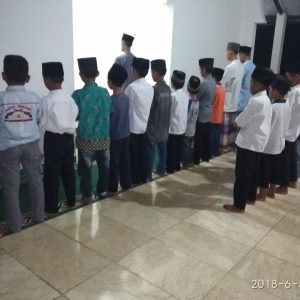 Suasana Shalat Tarawih Di Pondok Pesantren TSurayya Darunnajah 4