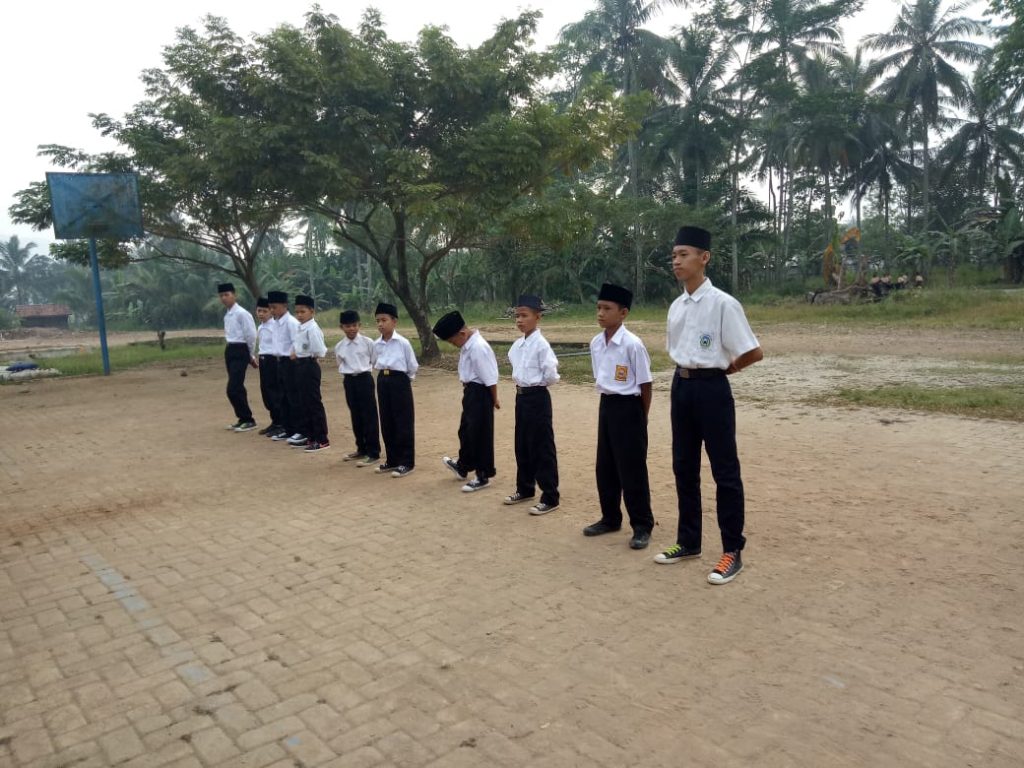 Upacara Perdana Santri Pondok Pesantren Tsurayya Darunnajah 4 (2)