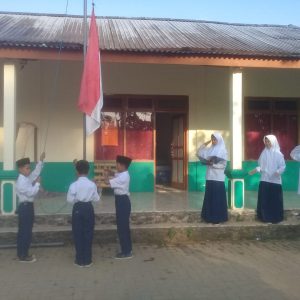 Upacara Bendera Merah Putih Hari Senin