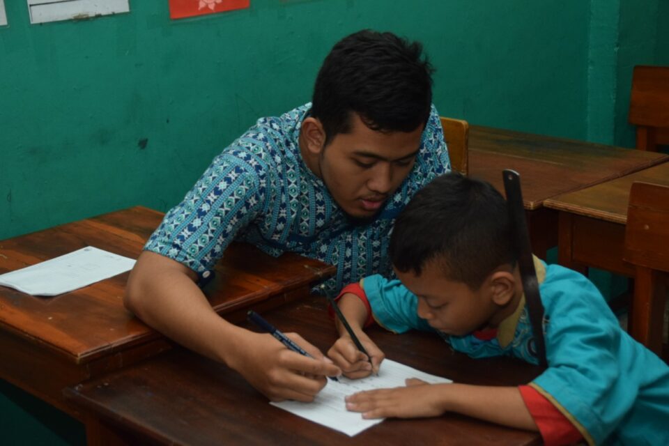 Mari Memperindah Tulisan Arab dari Kecil - 7