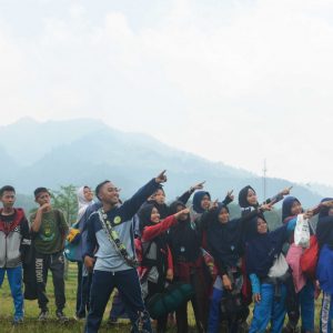 Santri darunnajah 5 berhasil mendaki gunung pulosari