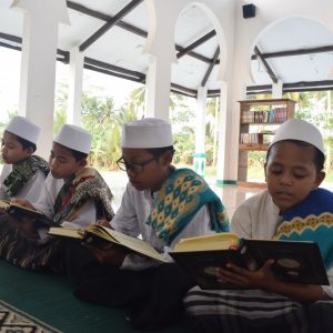 kegiatan belajar mengaji di Tsurayya Darunnajah 4