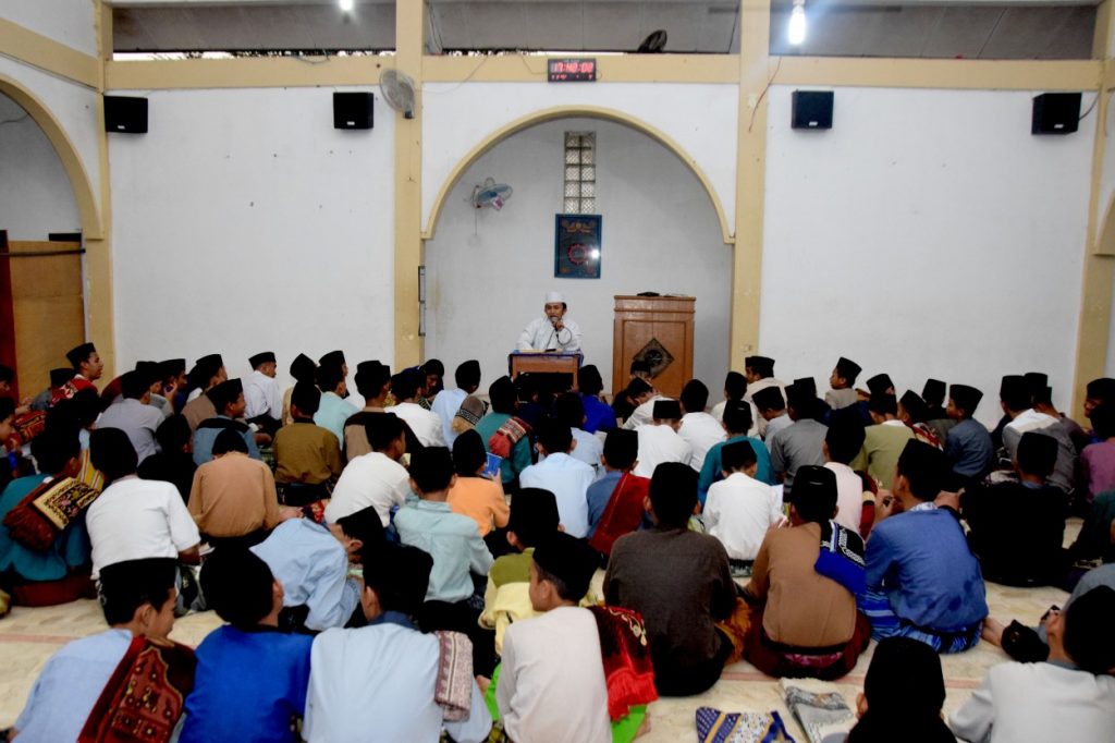 Ta’lim Muta’alim penjaga Keseimbangan Rohani Santri Darunnajah 8