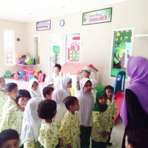 PRAKTIK MENGAJAR MAHASISWA PIAUD