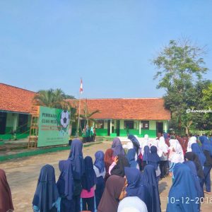 Pembukaan class meeting diikuti oleh seluruh siswa dan siswi