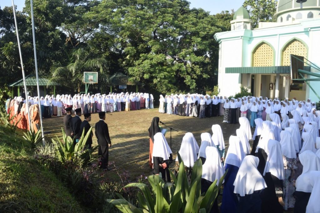 Upacara Pembukaan Kegiatan Belajar Dan Mengajar Semester 2.