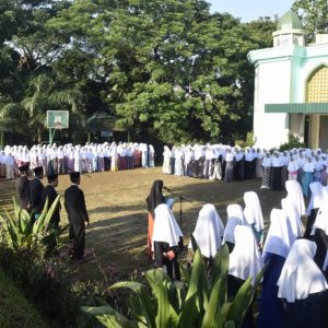 Upacara Pembukaan Kegiatan Belajar Dan Mengajar Semester 2.