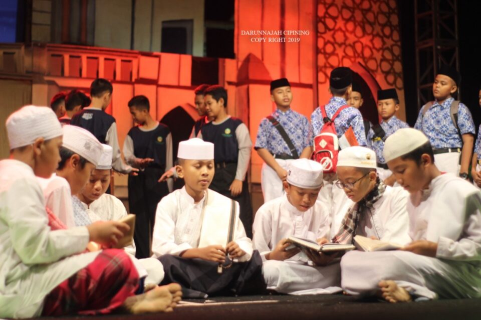 PANGGUNG GEMBIRA 627 PUTRA
