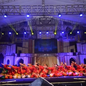 Pesta Cahaya di Panggung Gembira Kelas 6 TMI Pondok Pesantren Darunnajah 2 Cipining