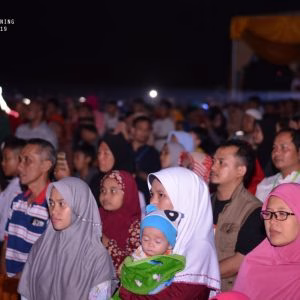 Pesta Cahaya di Panggung Gembira Kelas 6 TMI Pondok Pesantren Darunnajah 2 Cipining