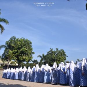 Lanjut! Santri Ikuti Upacara Pembukaan Ujian Tulis Semester Ganjil