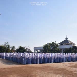 Lanjut! Santri Ikuti Upacara Pembukaan Ujian Tulis Semester Ganjil