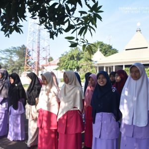 Lanjut! Santri Ikuti Upacara Pembukaan Ujian Tulis Semester Ganjil