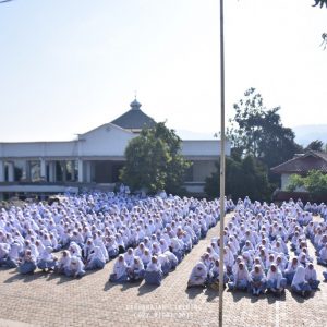 Lanjut! Santri Ikuti Upacara Pembukaan Ujian Tulis Semester Ganjil