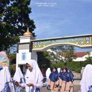 Lanjut! Santri Ikuti Upacara Pembukaan Ujian Tulis Semester Ganjil