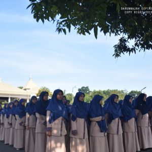 Lanjut! Santri Ikuti Upacara Pembukaan Ujian Tulis Semester Ganjil