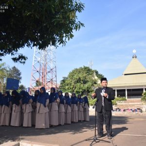 Lanjut! Santri Ikuti Upacara Pembukaan Ujian Tulis Semester Ganjil
