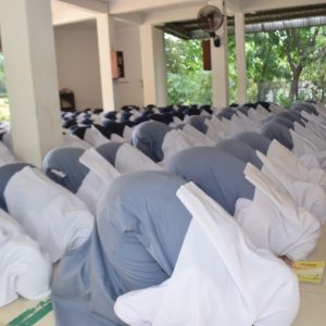 Sujud Syukur Santri Darunnajah 9 Usain Melakukan Ujian Semester 1