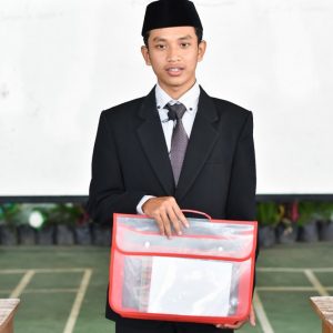 Percontohan Amaliyah Tadris Bahasa Arab dan Inggris Santri Kelas 12 SMK Pesantren Darunnajah 2 Cipining